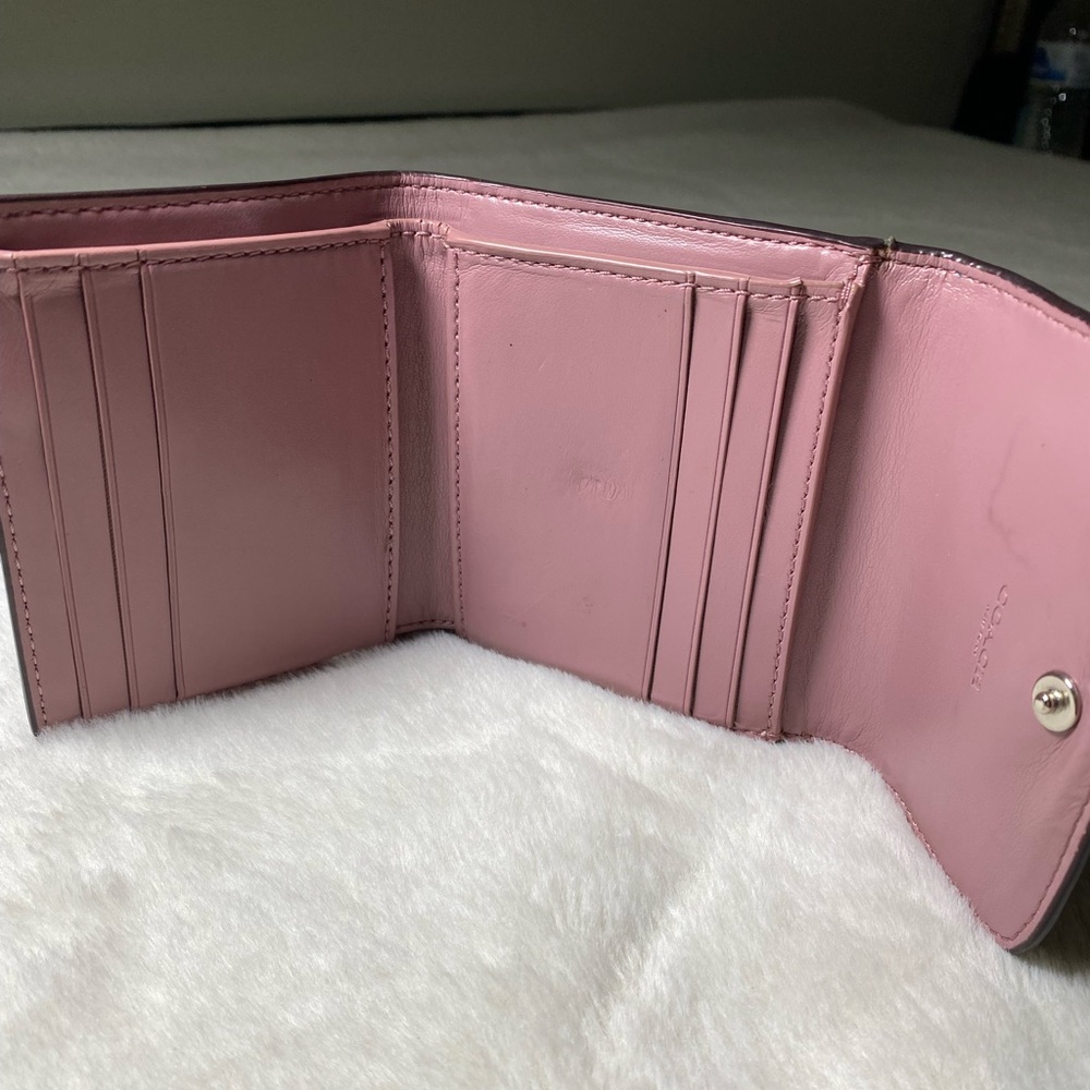 Hand Painted Peacock Pink Leather Coach Wallet - Picture 7 of 16